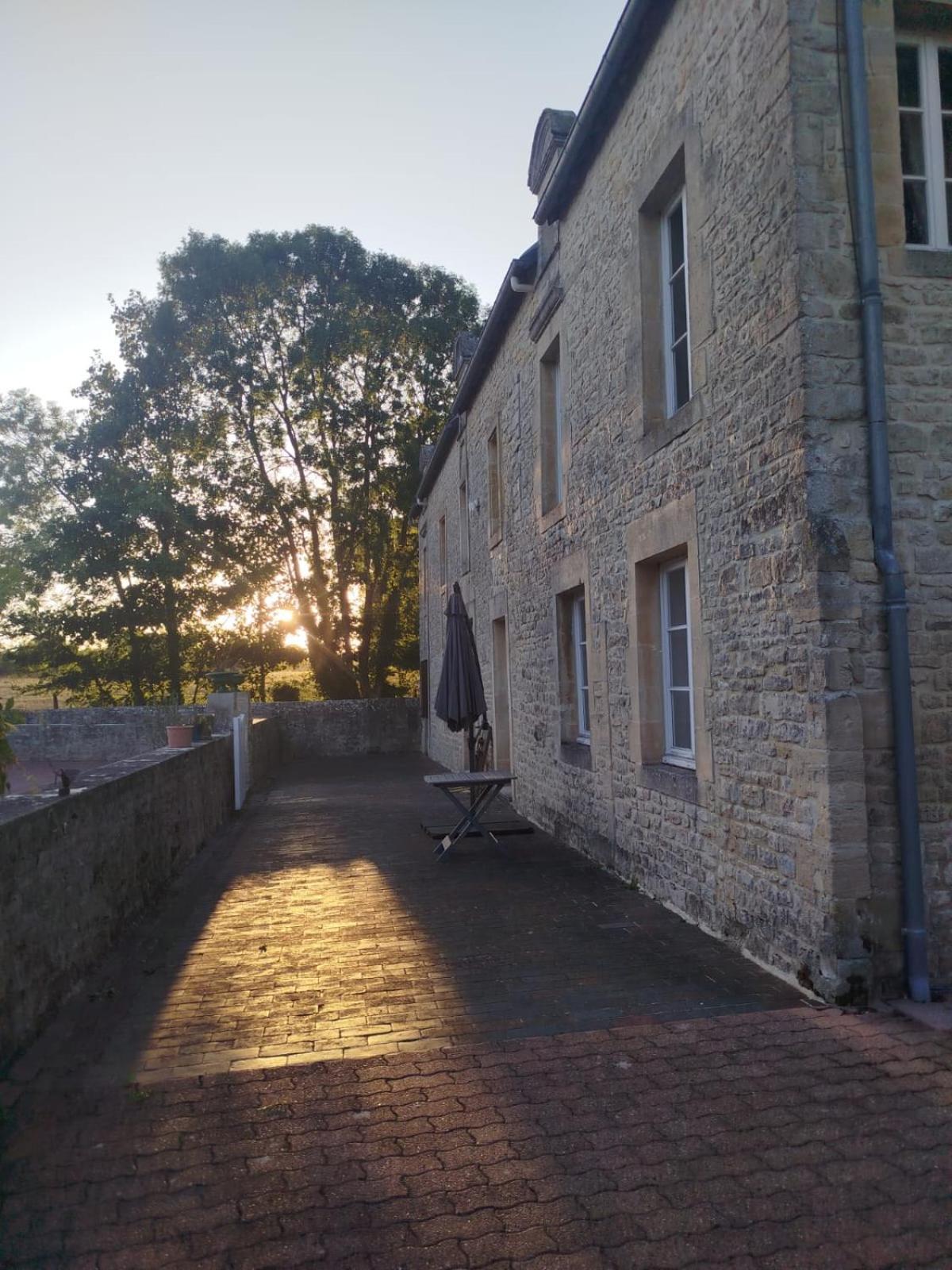 Maison De Charme Tour-en-Bessin 外观 照片