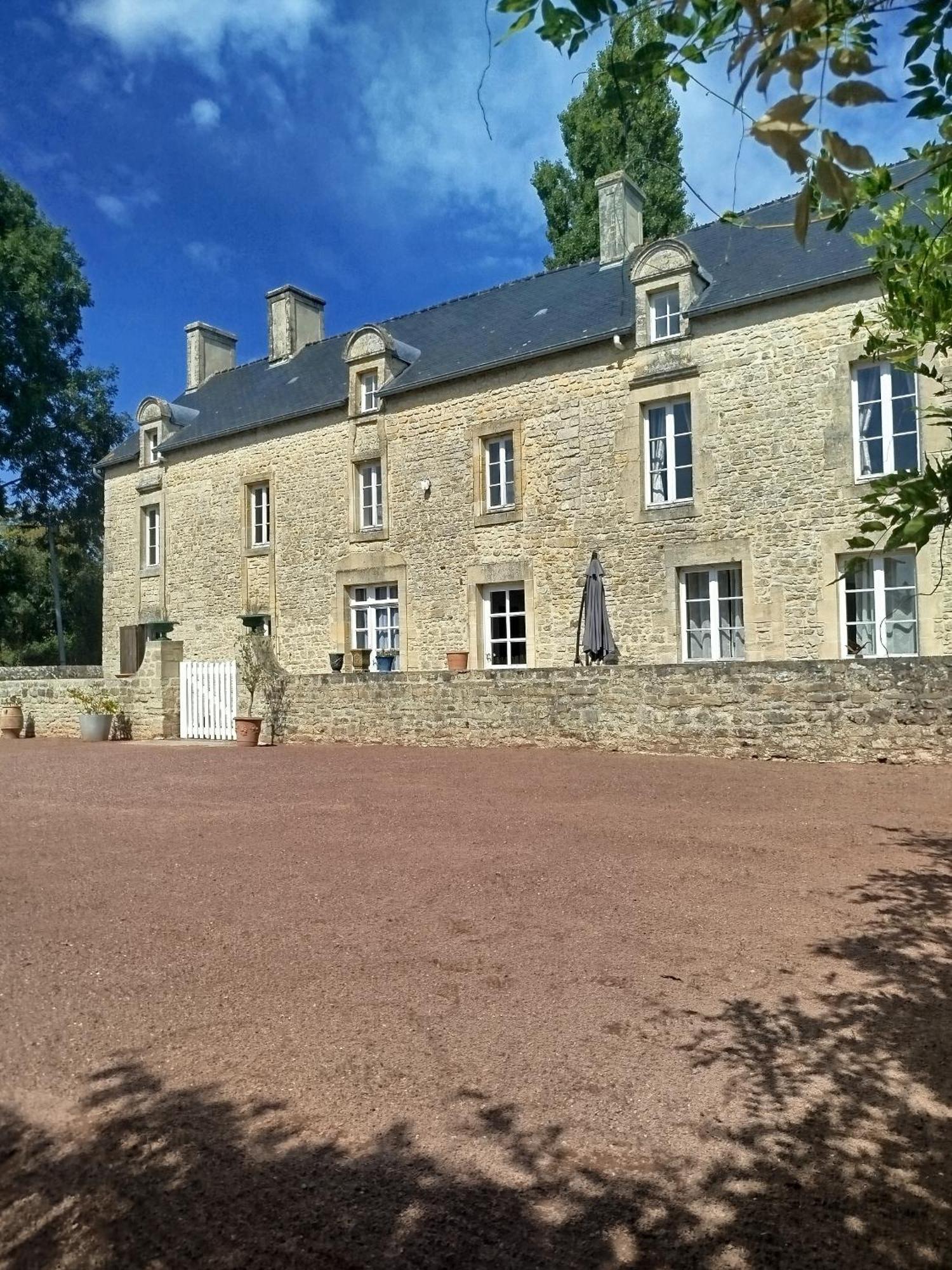 Maison De Charme Tour-en-Bessin 外观 照片