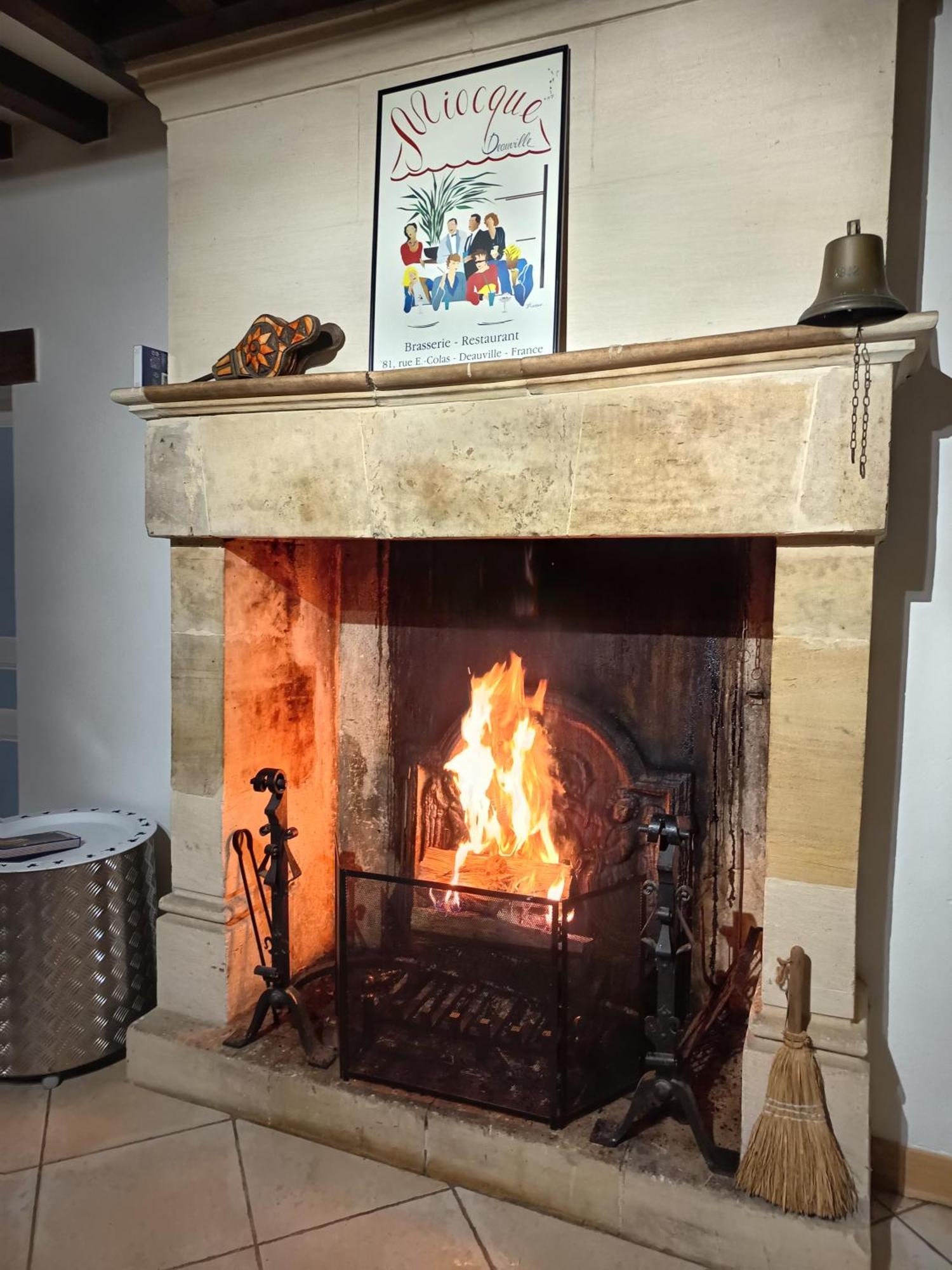 Maison De Charme Tour-en-Bessin 外观 照片