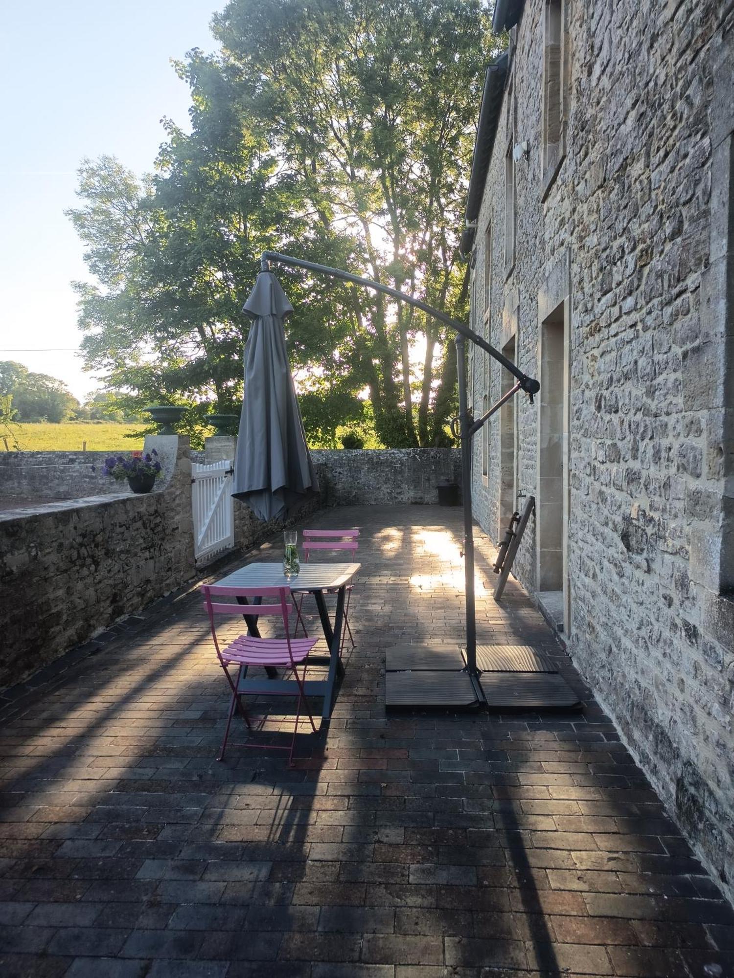 Maison De Charme Tour-en-Bessin 外观 照片